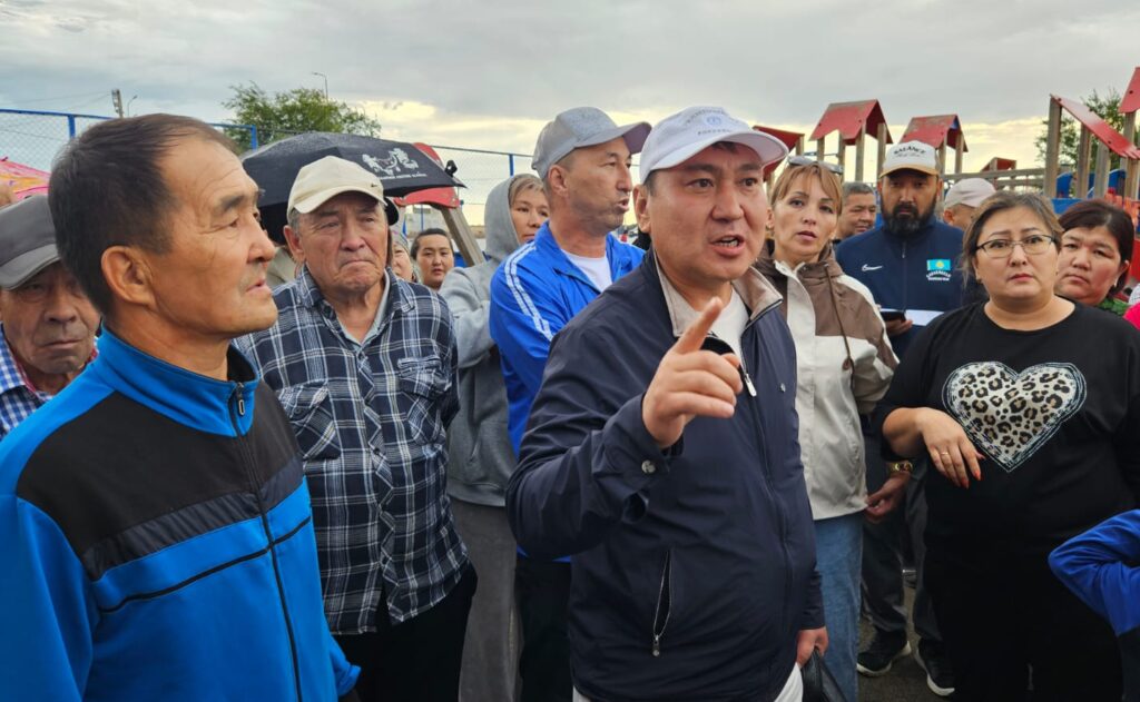 «Құс фабрикасы» электр қуаты үшін 101 млн теңге қарыз. Мәселені шешпеген төрағаға тұрғындар наразы