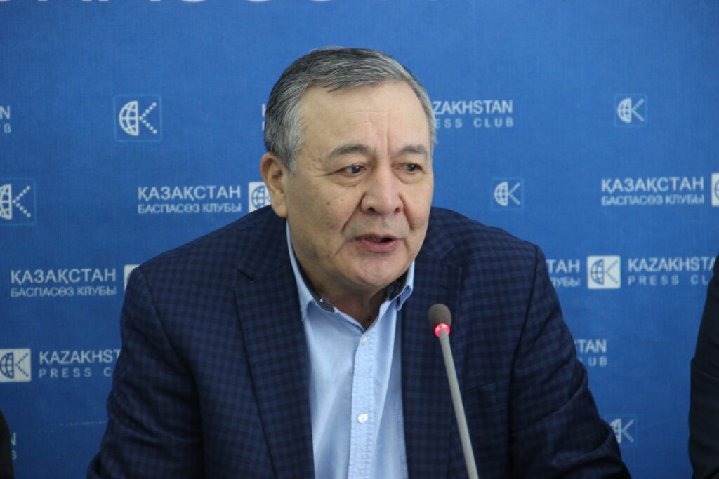 “Билік демократия институттарын декорация есебінде пайдаланады” — Дос Көшім