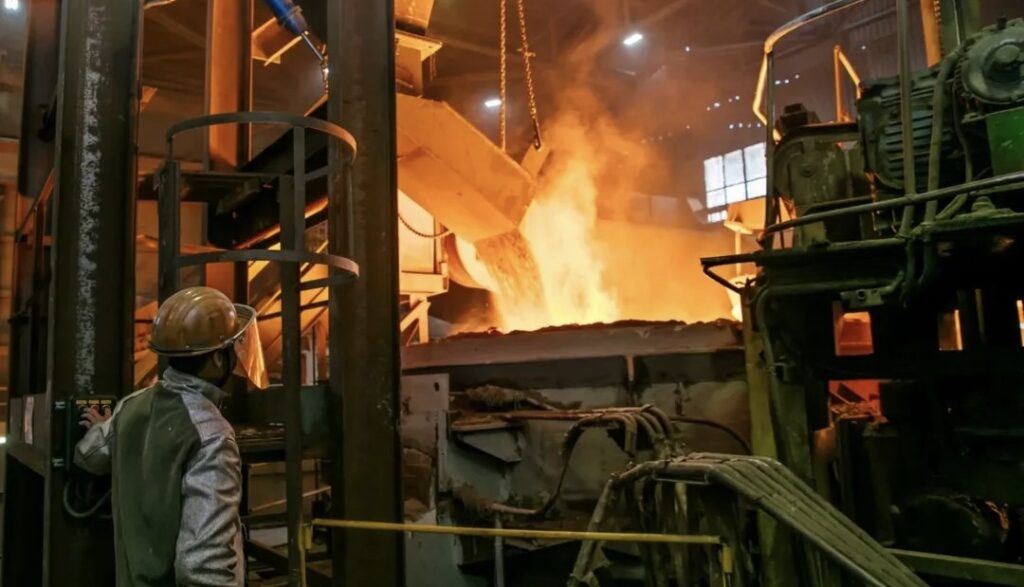 Ақсу ферроқорытпа зауытында үш қызметкерді күйік шалды