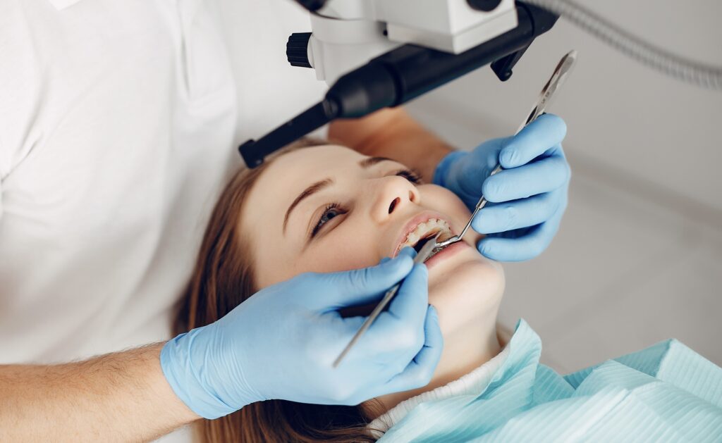 Қазақстанда стоматологтар қосымша табыстан айырылды: зейнетақы ақшасына тіс емдеу тоқтатылады