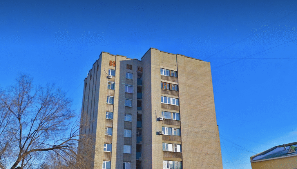 «Сырты бүтін, іші түтін». Оралдағы жатақхананың жағдайы оңалмай тұр